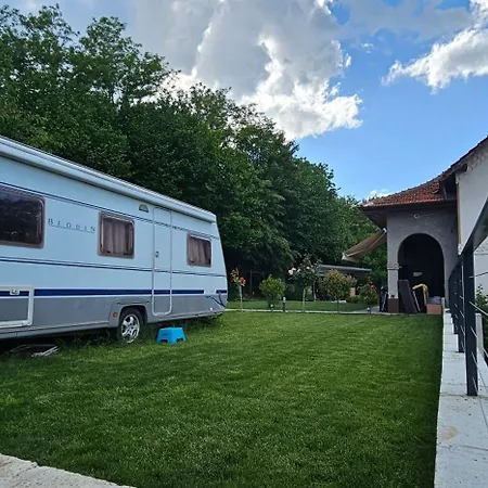 Campervan Romantic Getaway In Old Town Μπρασόβ