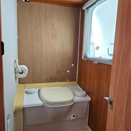 Campervan Romantic Getaway In Old Town בראשוב