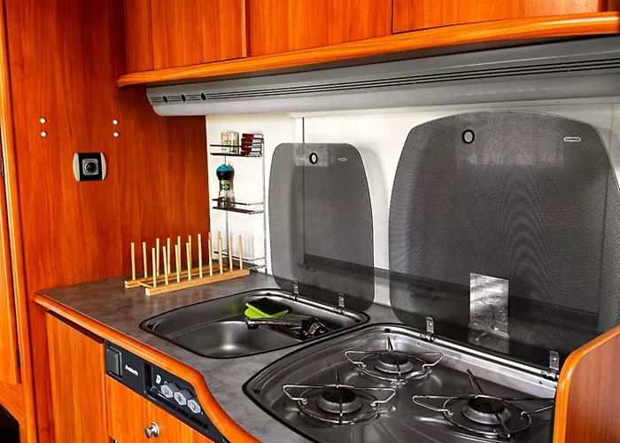 Campervan Romantic Getaway In Old Town