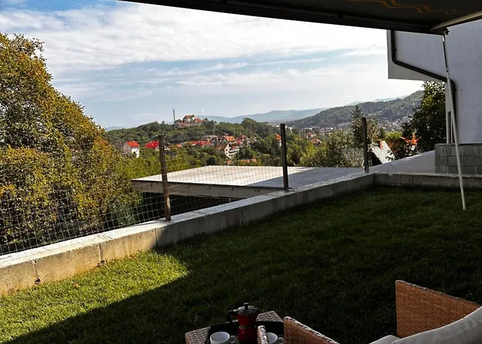 Campervan Romantic Getaway In Old Town Κάμπινγκ